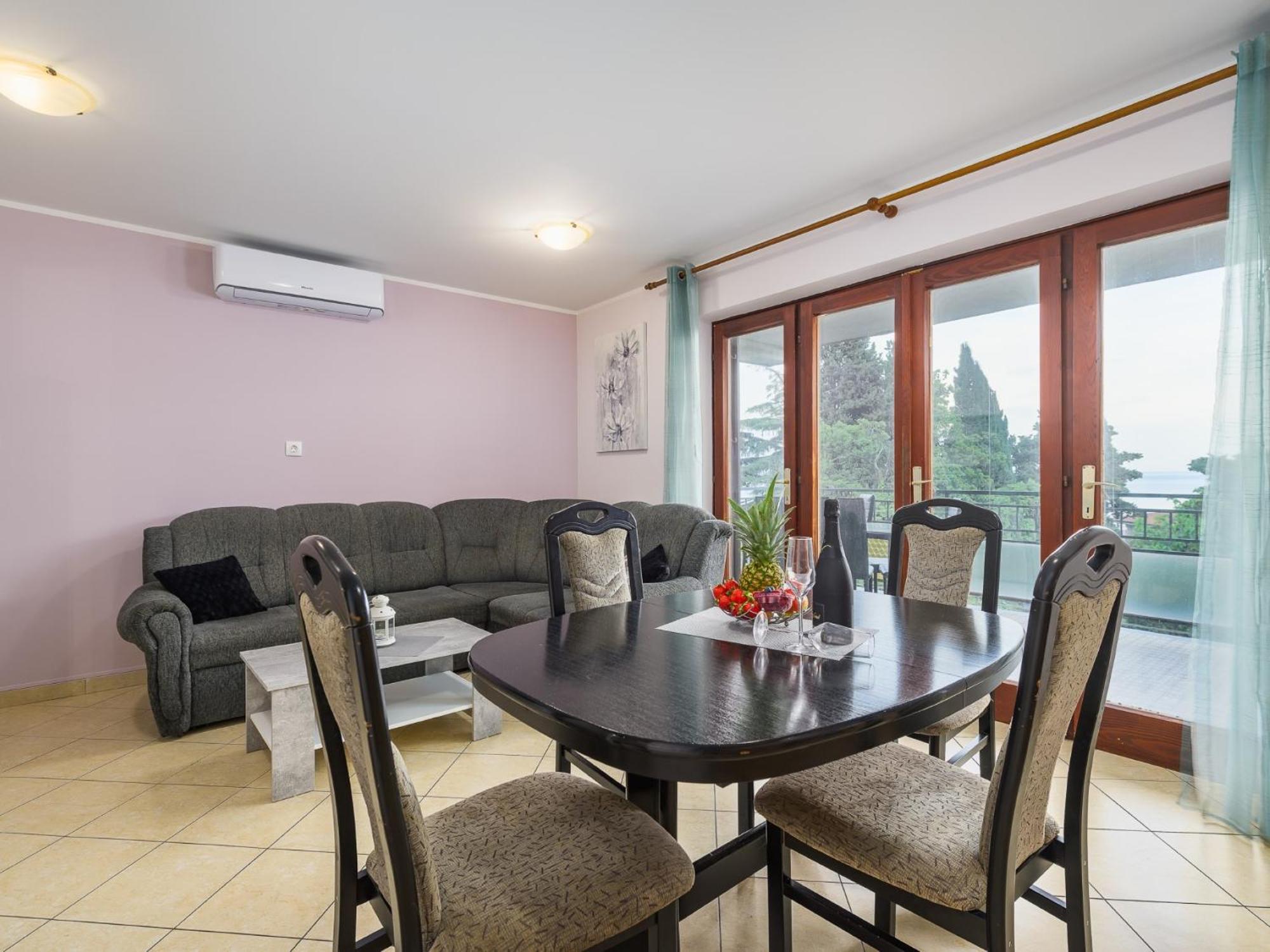 Apartments Vilma Lovran Bilik gambar