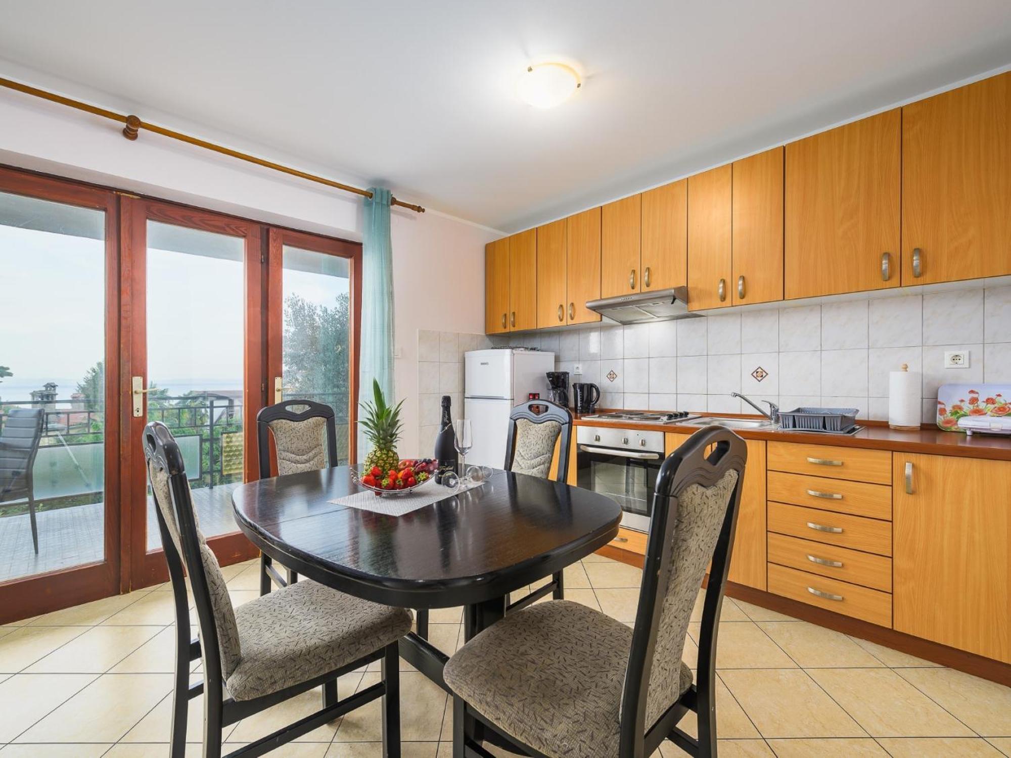 Apartments Vilma Lovran Bilik gambar
